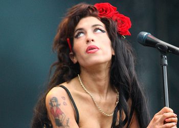Amy Winehouse faria 40 anos: relembre seu estilo marcante