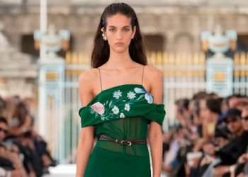 Givenchy aposta no floral para o verão 2024