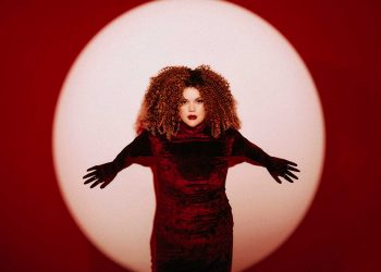 Laura Simões, filha de Fabiana Karla, aposta na música e no audiovisual