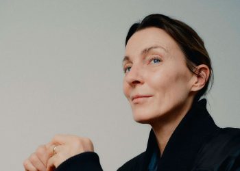 Phoebe Philo dá sua primeira entrevista depois de uma década