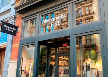Abercrombie tem salto de vendas em meio ao boom dos anos 1990