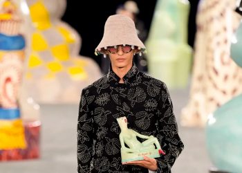 Dior se une a artistas africanos para a coleção de verão 2025
