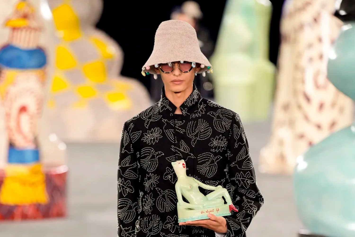 Dior se une a artistas africanos para a coleção de verão 2025