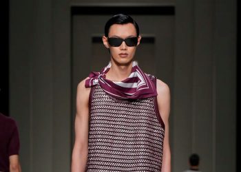 Dolce & Gabbana apresenta coleção masculina que é a cara do verão europeu