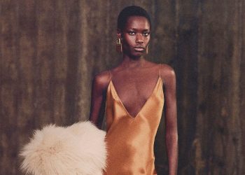 Na Saint Laurent, camisolas se tornam vestidos