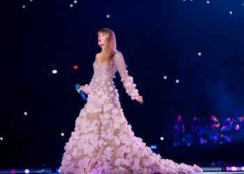 Taylor Swift ganha exposição com seu figurino em museu de Londres