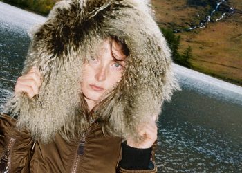 Burberry dá um gás em suas campanhas com as “nepo babies”
