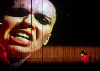 Débora Falabella estreia “Prima Facie” em SP no dia 21 de setembro