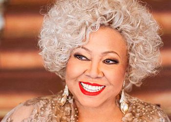 Alcione comemora 50 anos de carreira no Tokio Marine Hall