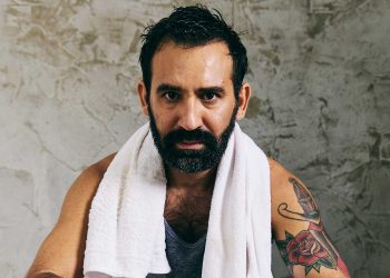 Vinicius Aguiar leva a peça “Diga Que Não Me Conhece” ao Teatro Itália