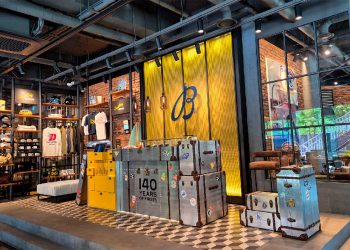 Breitling comemora 140 anos com exposição de relógios vintage 