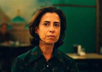 Fernanda Torres leva prêmio do Critics’ Choice por “Ainda Estou Aqui”