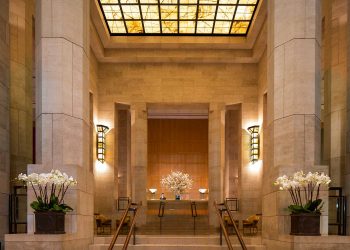 Four Seasons NY reabre com propósito de era de luxo