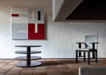Mostra na Casa Zalszupin dialoga com mobiliário e obras de arte