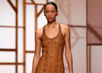 Mocha Mousse: 10 itens must-have inspirados na cor 2025 da Pantone  