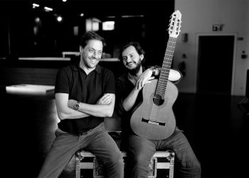 Português António Zambujo e Yamandu Costa fazem show em SP