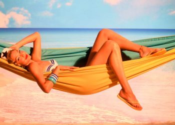 Collab Havaianas x Gigi Hadid será lançada nesta quinta
