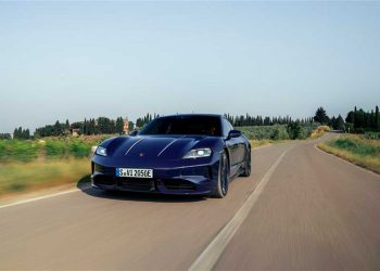 Collab Porsche x Ferragamo impõe design e luxo a carros
