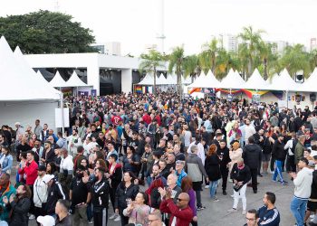 Feira LGBT+ acontece no Memorial da América Latina