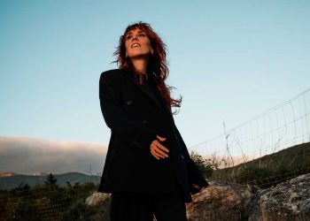 Cantora francesa Zaz inclui o Brasil em sua turnê 2026