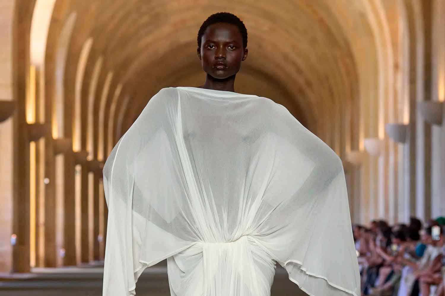 Jacquemus olha para origens campestres no verão 2026 - CHNews