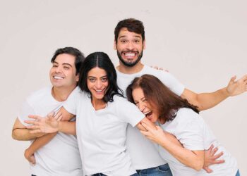 Comédia com Carol Castro, Bruno Fagundes e elenco estreia no Rio