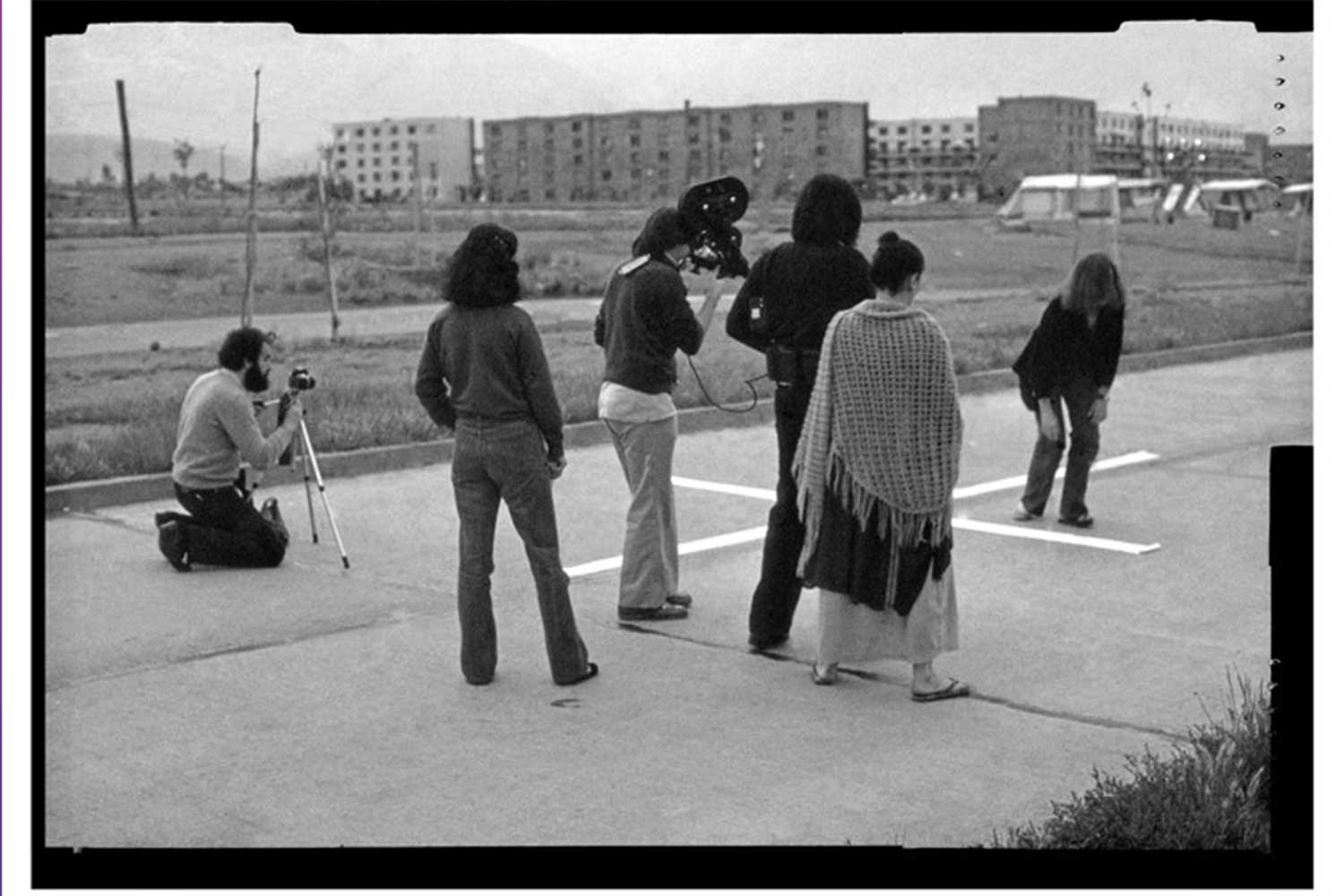 Galeria Zielinsky expõe obras icônicas da chilena Lotty Rosenfeld - CHNews