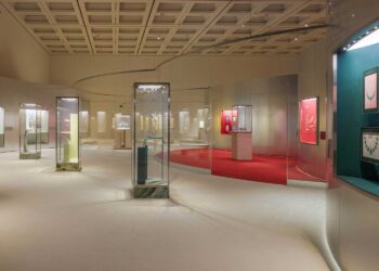 Bvlgari leva maior exposição já realizada ao Japão com foco na cor