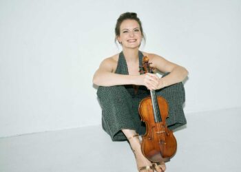 Osesp recebe a alemã Veronika Eberle em três concertos na Sala São Paulo 