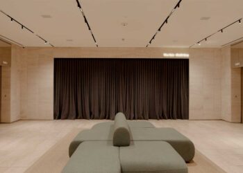 Teatro Iguatemi é inaugurado em São Paulo com proposta intimista 