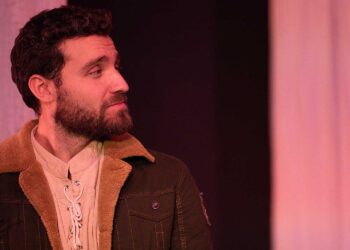 Ator Claudio Olegario consolida carreira nos EUA e estreia Shakespeare