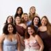 C&A lança collab com mulheres mid e plus size parceiras da empresa