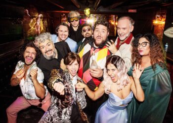 Clássico de Goldoni ganha bicheiro e social media no palco do Teatro Itália