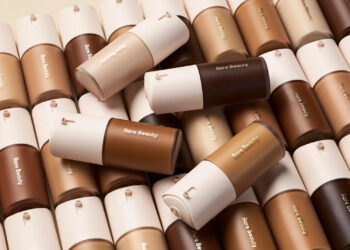 Rare Beauty anuncia lançamento de sua primeira base matte
