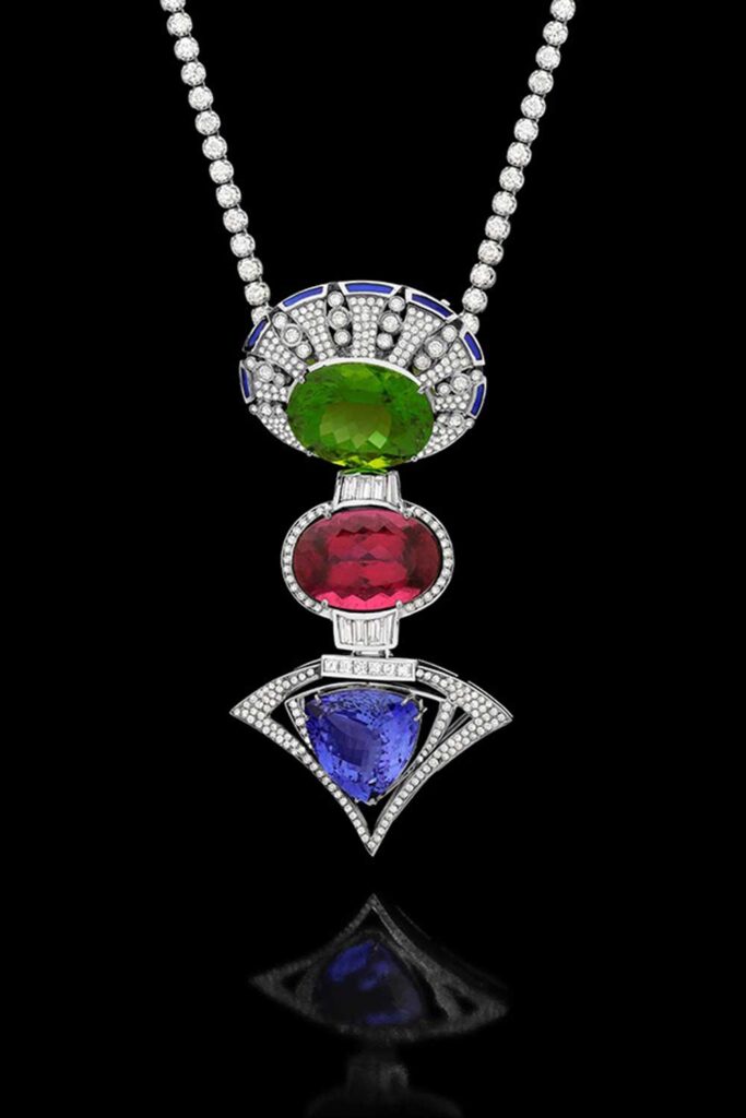 Broche em ouro branco, peridoto, rubelita, tanzanita e brilhantes, Ruth Grieco - Foto: Divulgação