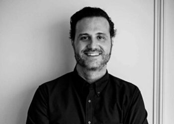 Luciano Dalla Marta assina espaço e peças para Firma Casa na SP-Arte