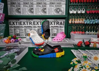 Collab Crocs x Lego estreia no Brasil com modelo personalizável