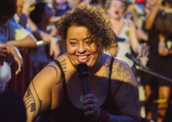 Samburbano ocupa Barra Funda com roda de samba gratuita