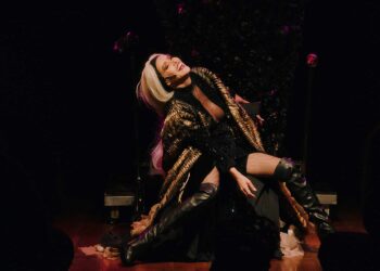 Leona Cavalli estreia “Elogio da Loucura” no CCBB RJ em curta temporada