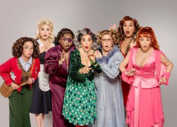Sete estrelas do teatro musical viram suspeitas de assassinato em espetáculo