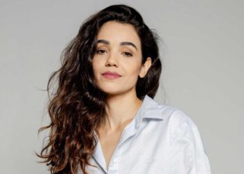 Rachel Gollassi leva memórias da avó ao palco ao lado de Fafy Siqueira