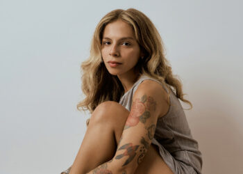 Atrevida, colorida e divertida: essa é a moda de Sherida Livas
