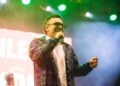 Wilson Simoninha revisita sucessos do pai e celebra o suingue brasileiro em SP