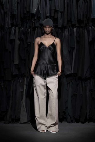 Alexander Wang, verão 2025 - Foto: Reprodução/Vogue Runway