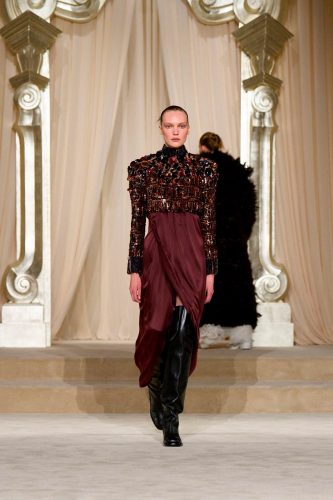 Chanel, alta-costura de inverno 2025 – Foto: Reprodução/Vogue Runway