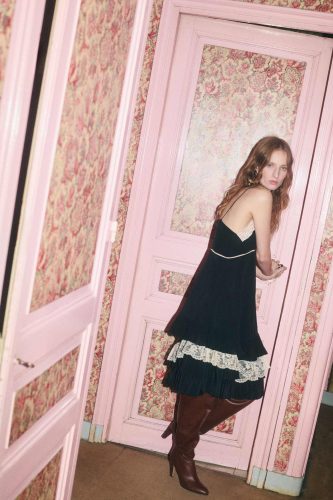 Petra Collins para Chloé, pre-fall 2025 - Foto: Reprodução/Vogue Runway