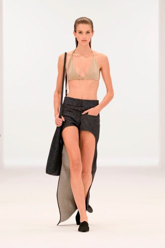 Courrèges, verão 2026 - Foto: Reprodução/Vogue Runway