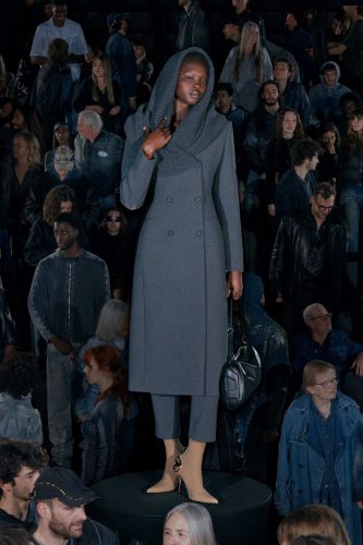 Diesel, resort 2026 – Foto: Reprodução/Vogue Runway