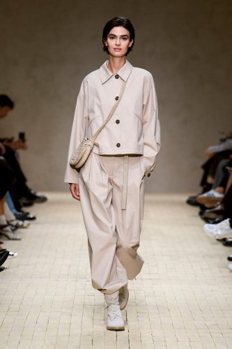 Emporio Armani, verão 2026 - Foto: Reprodução/Vogue Runway