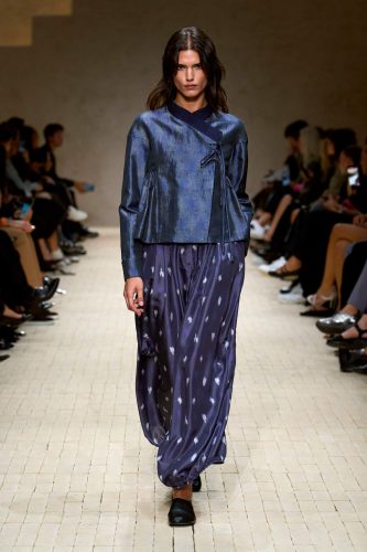 Emporio Armani, verão 2026 - Foto: Reprodução/Vogue Runway